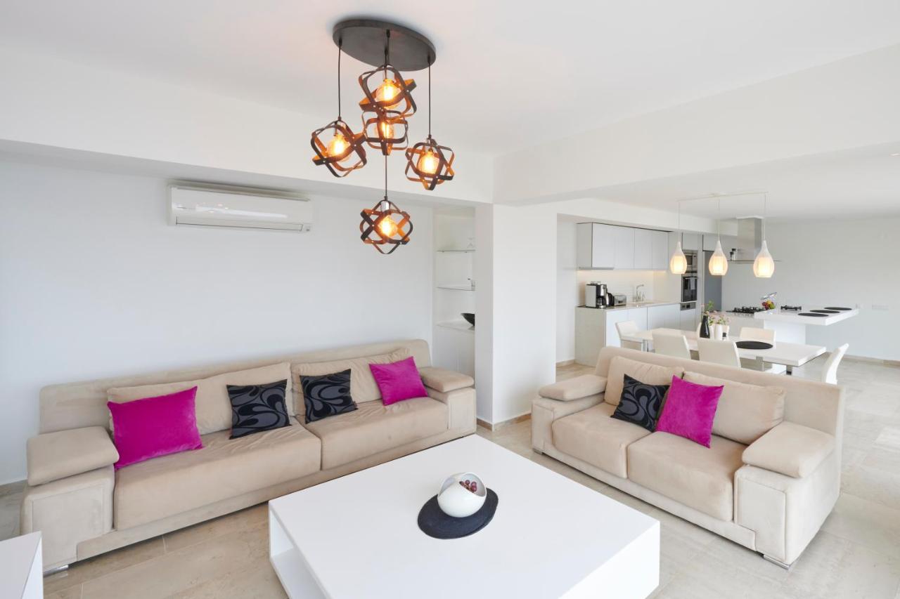 Luxus Villa Skyla Mit 5 Schlafzimmern & Meer-Blick Каш Екстериор снимка