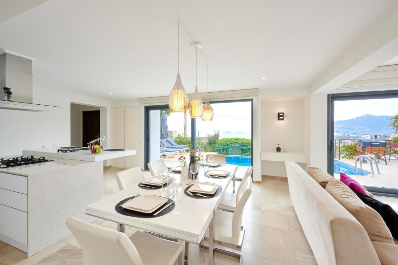 Luxus Villa Skyla Mit 5 Schlafzimmern & Meer-Blick Каш Екстериор снимка